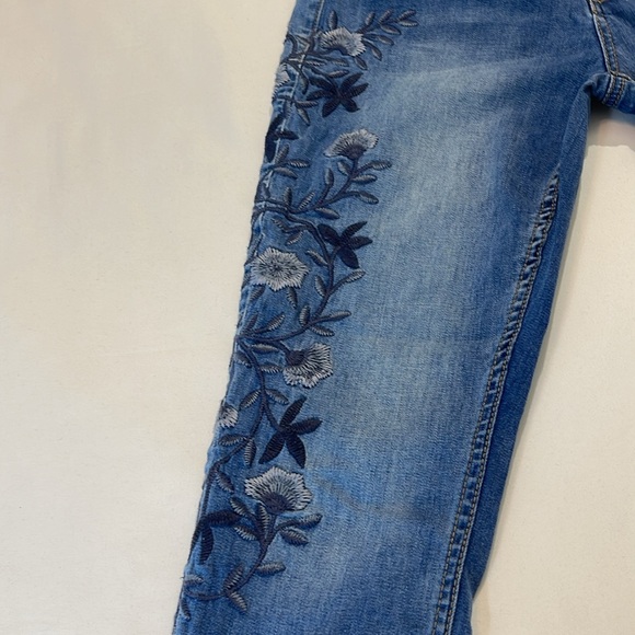 SEVEN 7 SIZE 6 Blue Embroidered Women's Jeans.Slight stretching on front see pic - Picture 3 of 12
